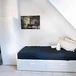 Lumineux. Studio Republique/Bastille, Marais